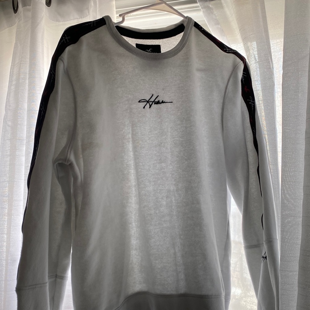 White and black holster crew neck